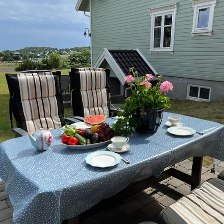 Ny Gårdsleilighet I Nevlunghavn Lägenhet